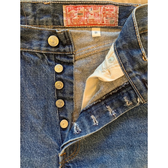 VINTAGE High Rise Levi’s - Picture 3 of 5